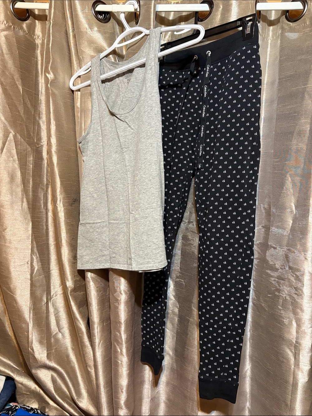 Calvin Klein sleep set Printed xs Jogger Pants & small tank